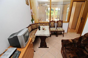 Apartments Veselka, Lumbarda - One Bedroom Apartment with Terrace and Garden View Apt 2